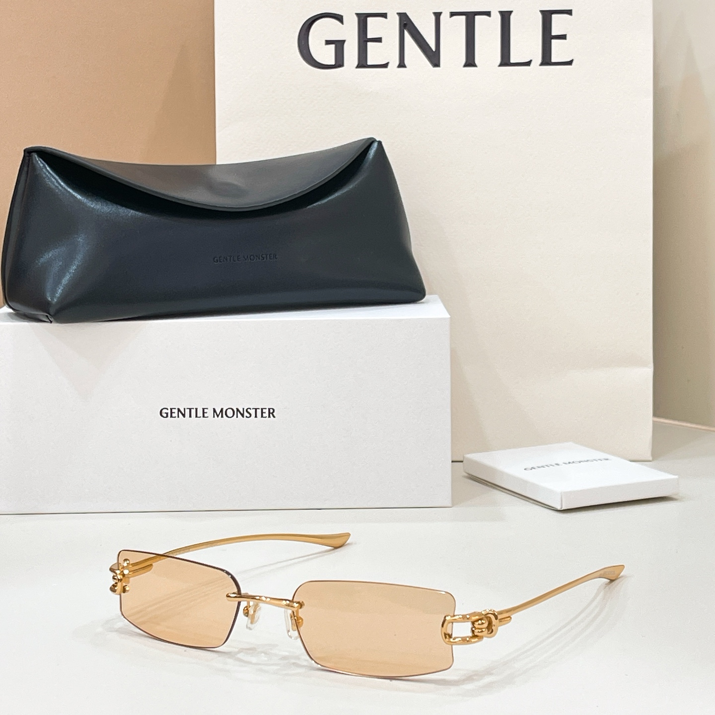 GENTLE MONSTE*🐼🐼🐼MODEL：GAMOT🐼🐼🐼SIZE：56口19-140🐼🐼🐼
