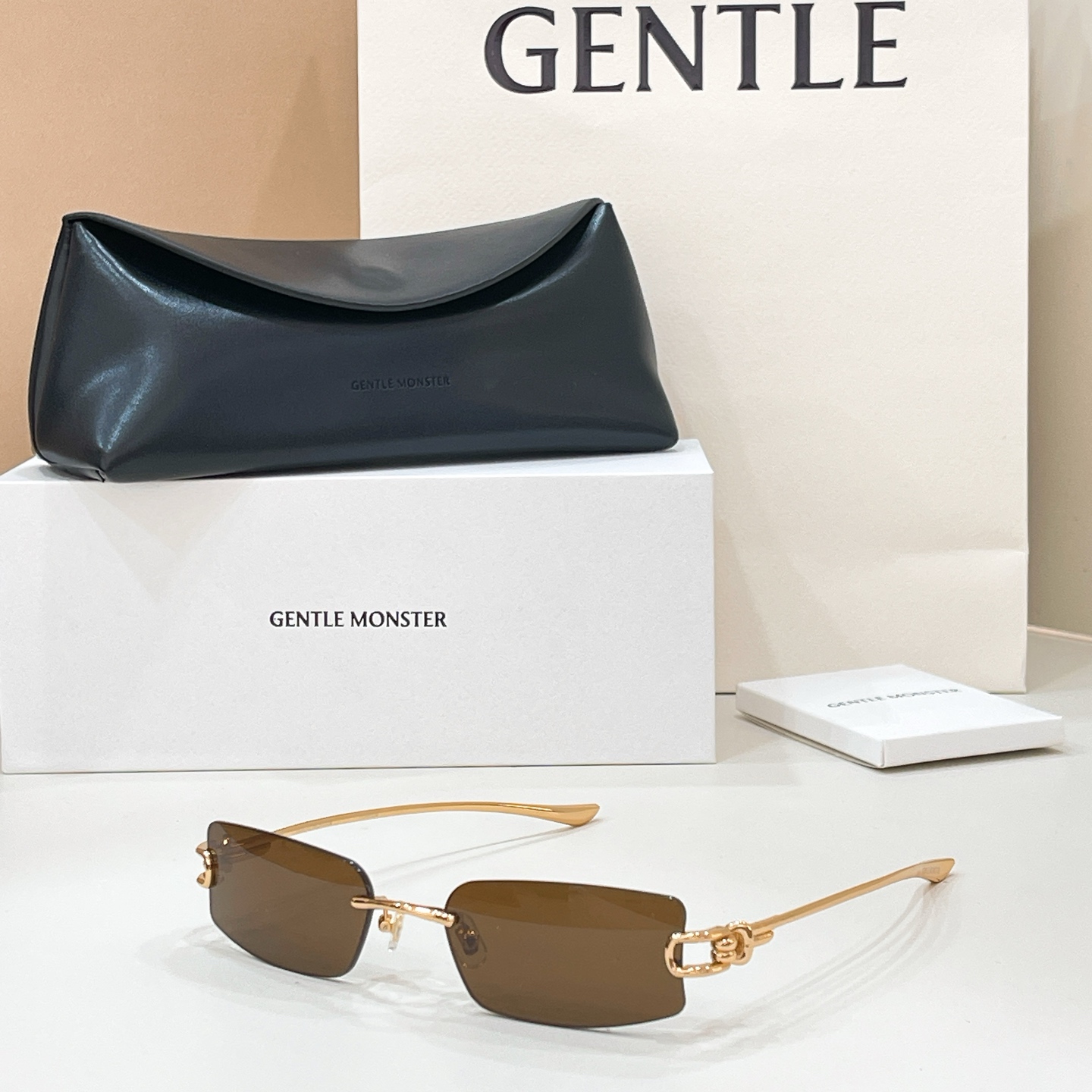 GENTLE MONSTE*🐼🐼🐼MODEL：GAMOT🐼🐼🐼SIZE：56口19-140🐼🐼🐼