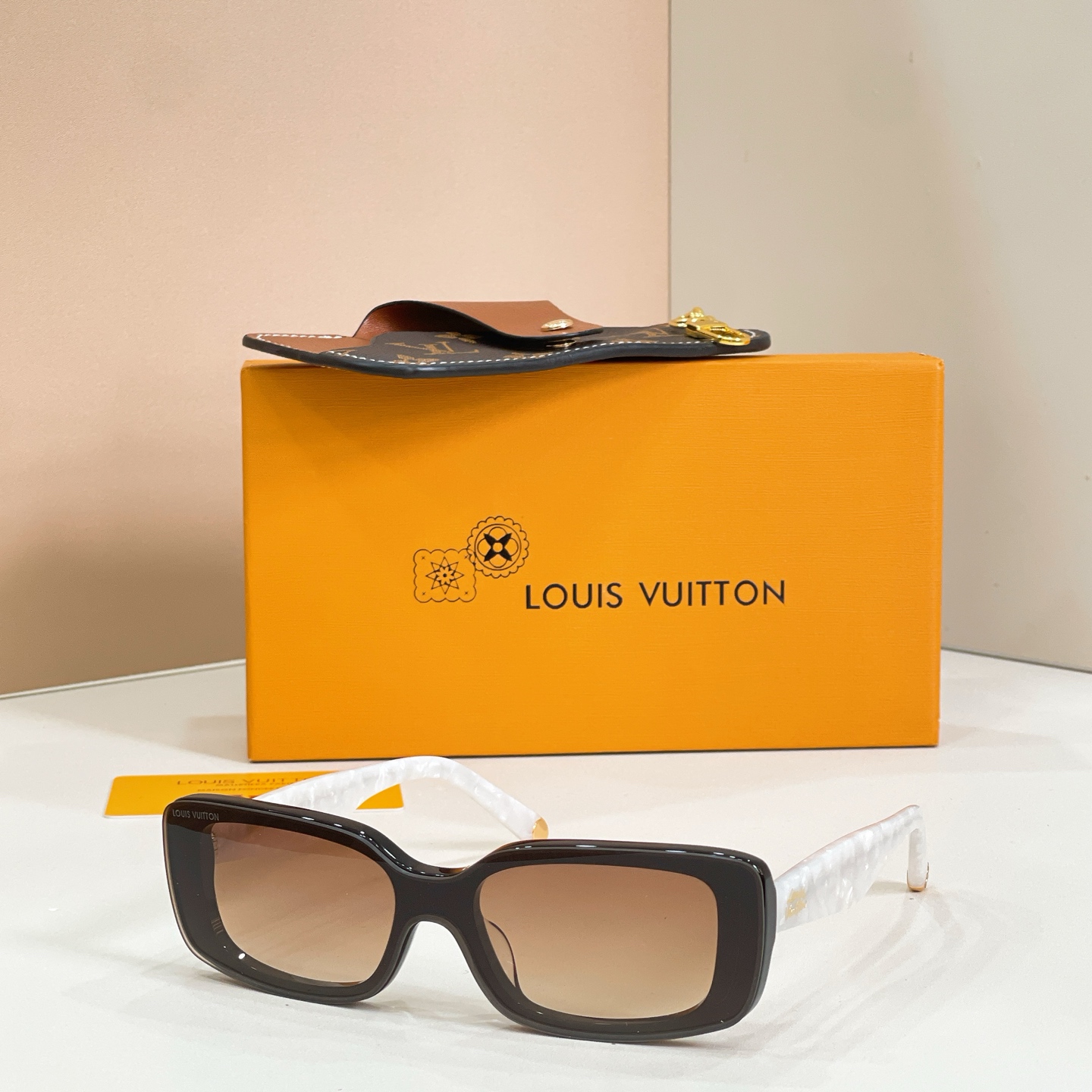 LOUIS VUITTO*✨✨✨MODEL：Z3165U✨✨✨ SIZE：144口0-145✨✨✨