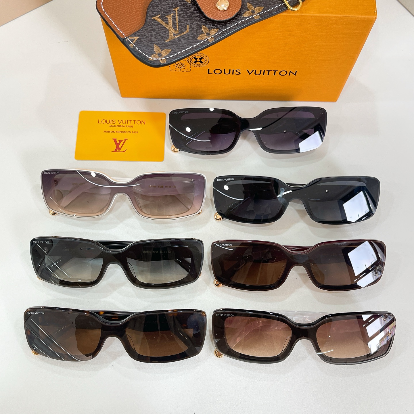 LOUIS VUITTO*✨✨✨MODEL：Z3165U✨✨✨ SIZE：144口0-145✨✨✨