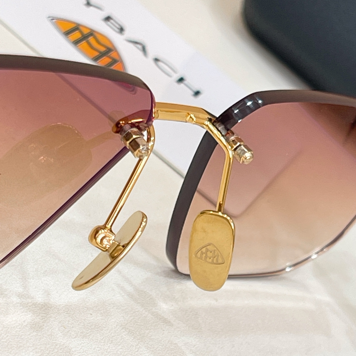 MAYBACH迈巴赫⚜️⚜️⚜️MODEL：THE VISIONIST I⚜️⚜️⚜️SIZE：56口1