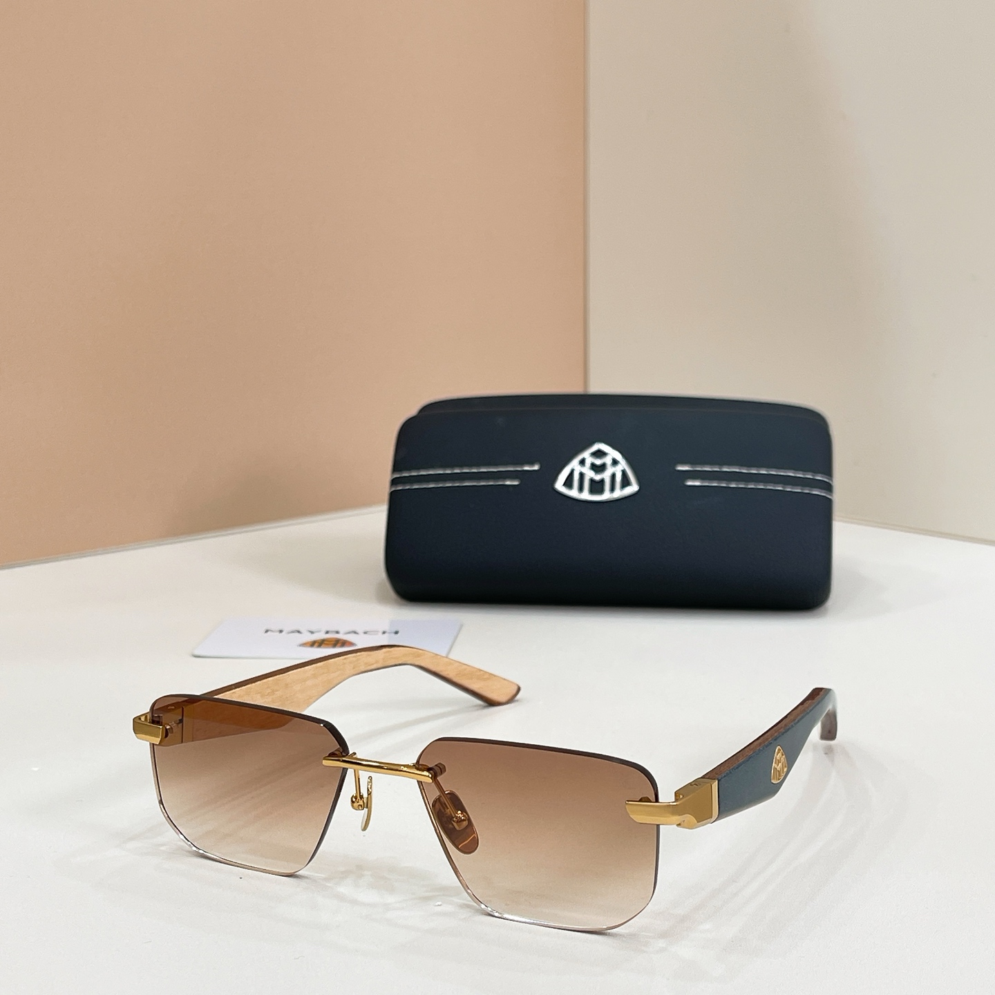 MAYBACH迈巴赫⚜️⚜️⚜️MODEL：THE VISIONIST I⚜️⚜️⚜️SIZE：56口1