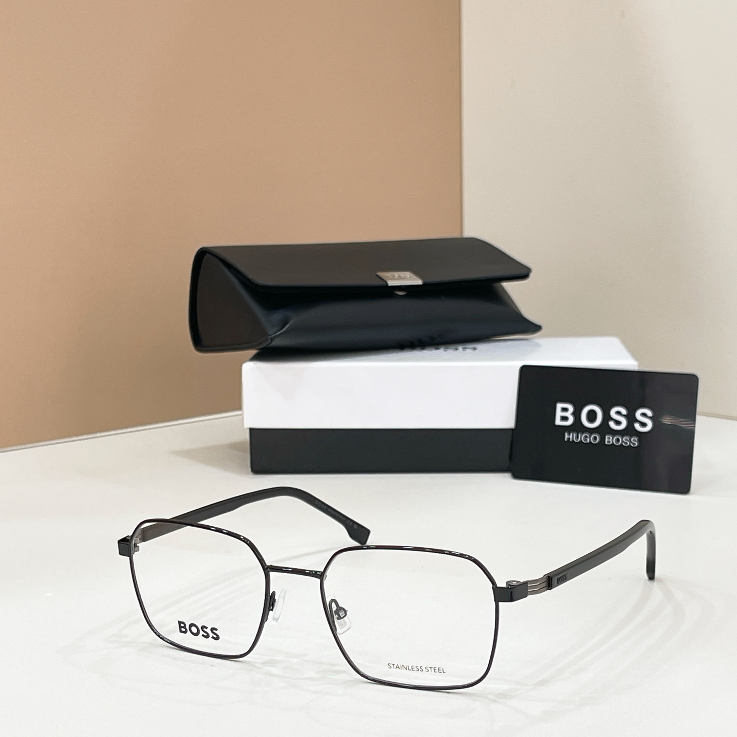BOSS✨✨✨MODELO: Boss 1702✨✨✨TALLA: 55口19-145✨✨✨Producto original～🉐160