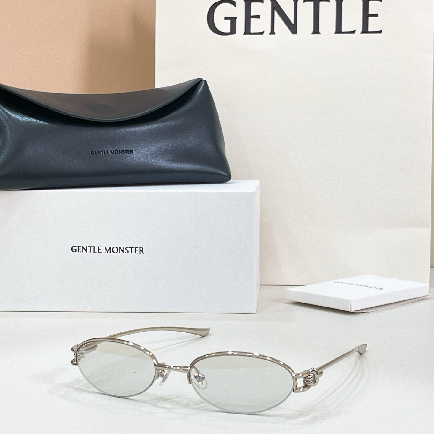 GENTLE MONSTE*🐼🐼🐼MODEL：ORIGAMI🐼🐼🐼SIZE:54口19-140🐼🐼🐼