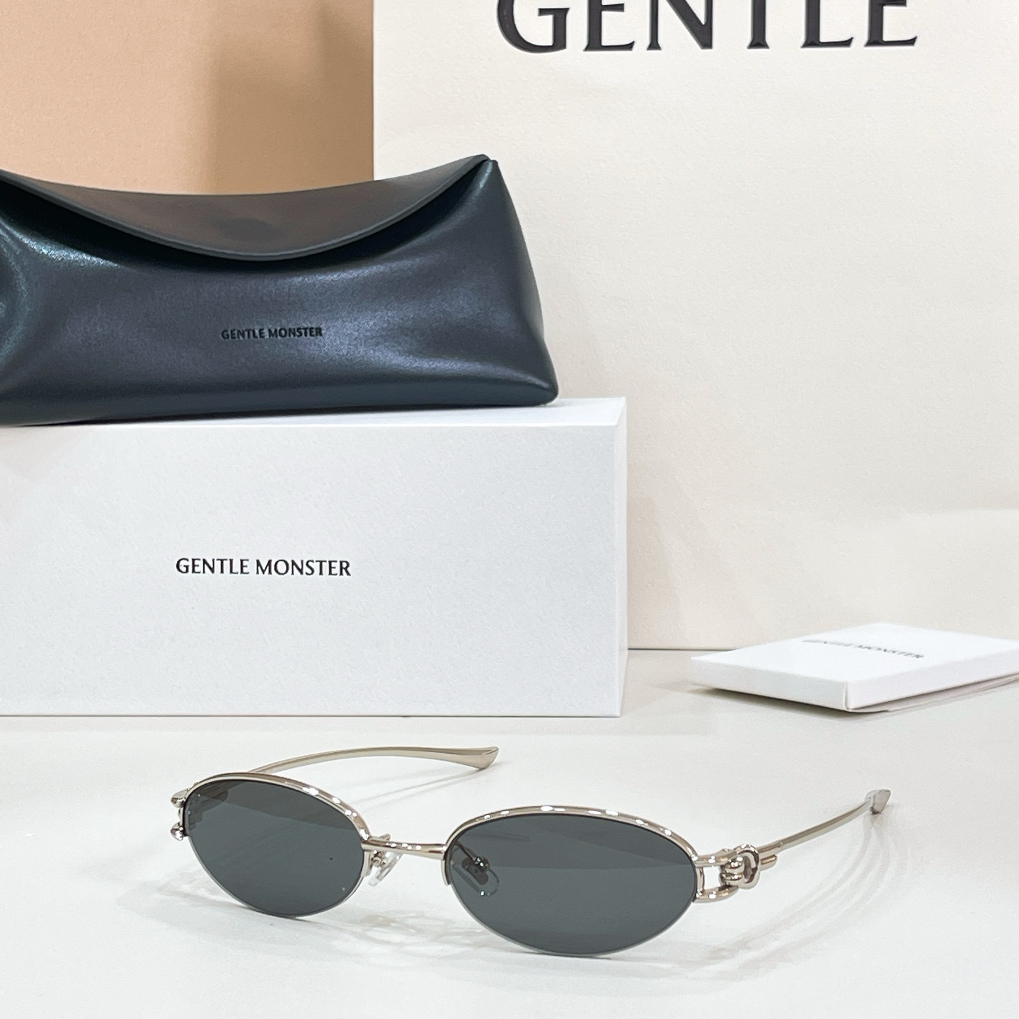 GENTLE MONSTE*🐼🐼🐼MODEL：ORIGAMI🐼🐼🐼SIZE:54口19-140🐼🐼🐼