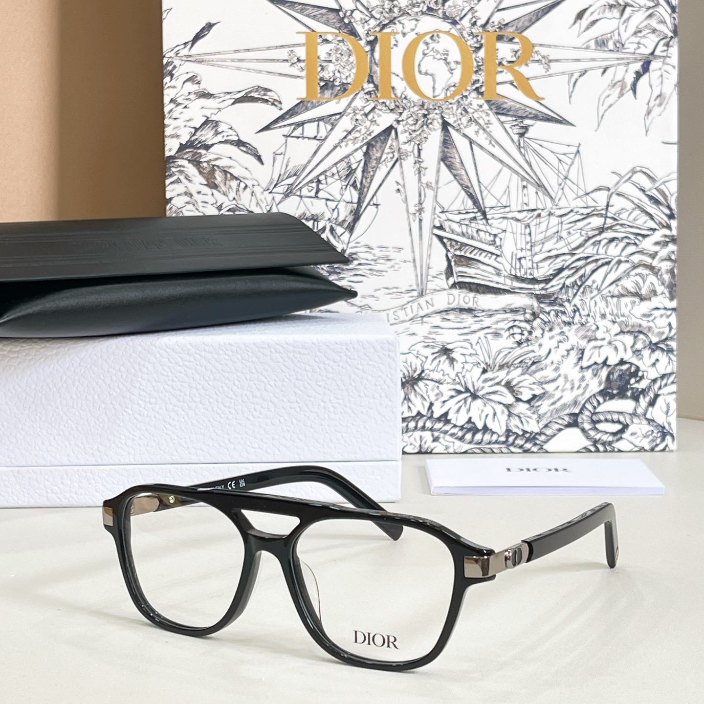 Lunettes DIOR en acétate, monture intégrale, forme carrée
