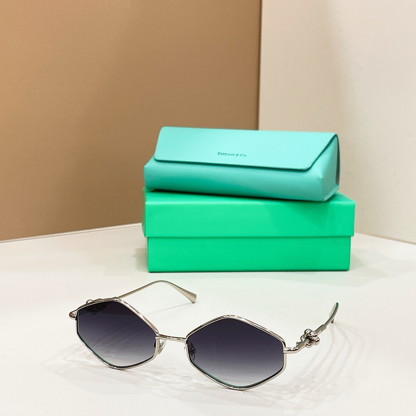 TIFFANY&Co.✨✨✨MODEL：TF2044L✨✨✨ SIZE：57口19-145✨✨✨