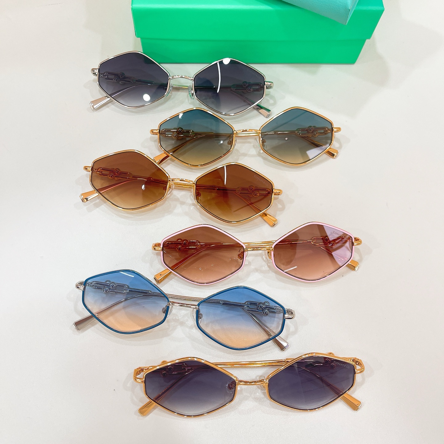 TIFFANY&Co.✨✨✨MODEL：TF2044L✨✨✨ SIZE：57口19-145✨✨✨