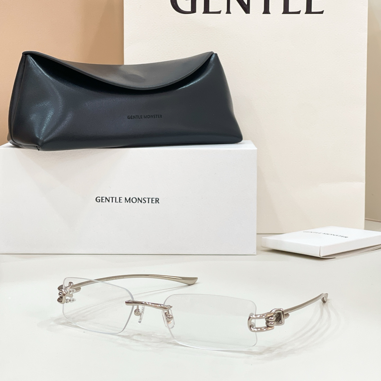 GENTLE MONSTE*🐼🐼🐼MODEL：GAMOT🐼🐼🐼SIZE：56口18-140🐼🐼🐼