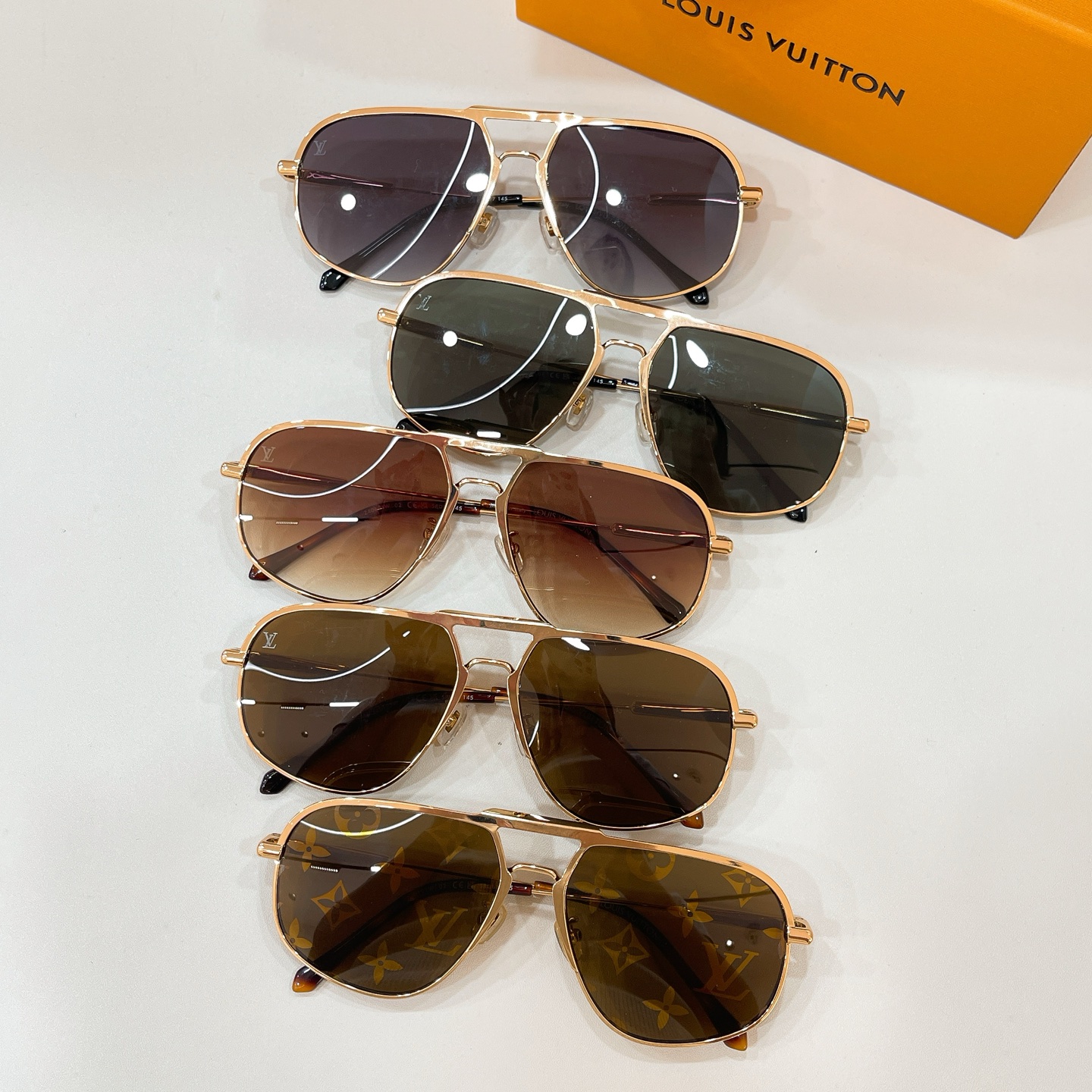 LOUIS VUITTO*✨✨✨MODEL：Z40191W✨✨✨ SIZE：58口17-145✨✨✨