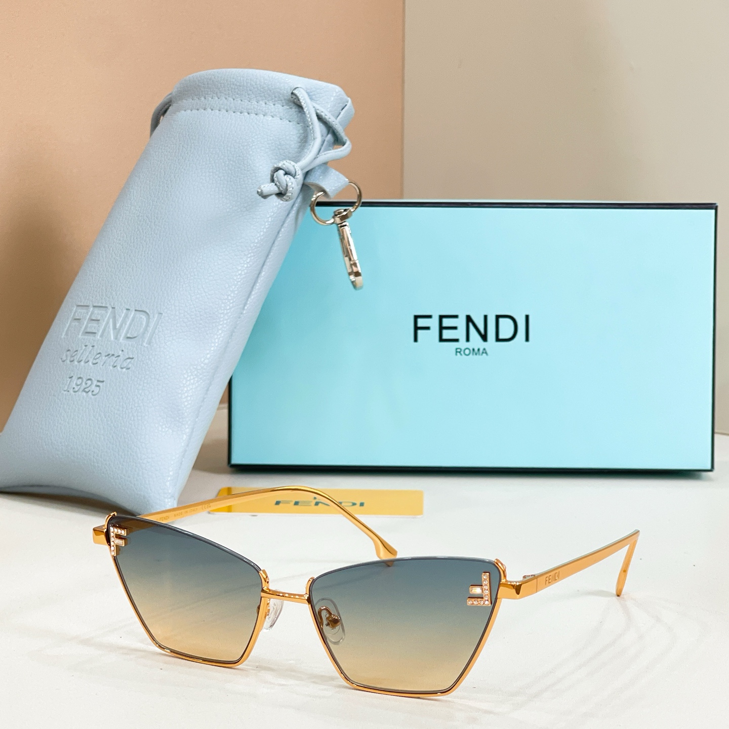 FENDI✨✨✨MODEL：FE 4104✨✨ SIZE：57口16-145✨✨✨