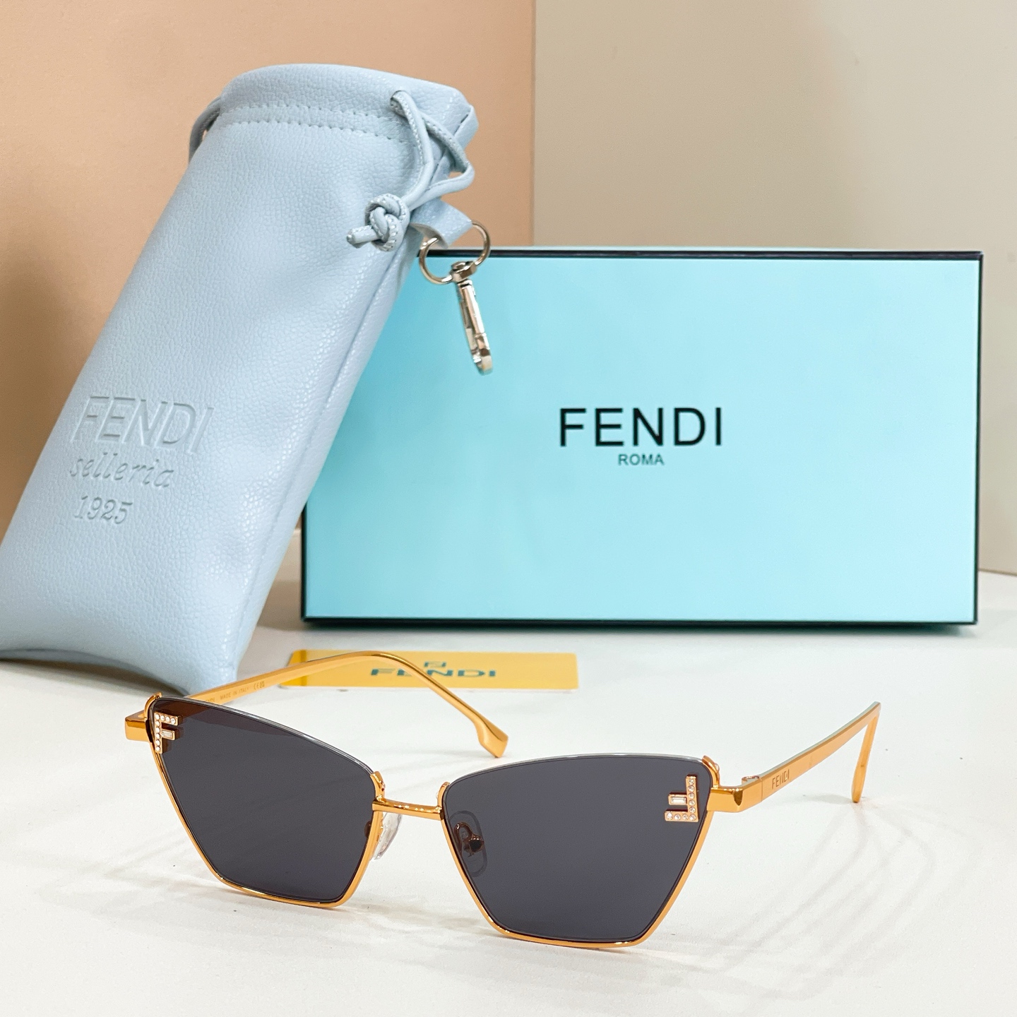 FENDI✨✨✨MODEL：FE 4104✨✨ SIZE：57口16-145✨✨✨