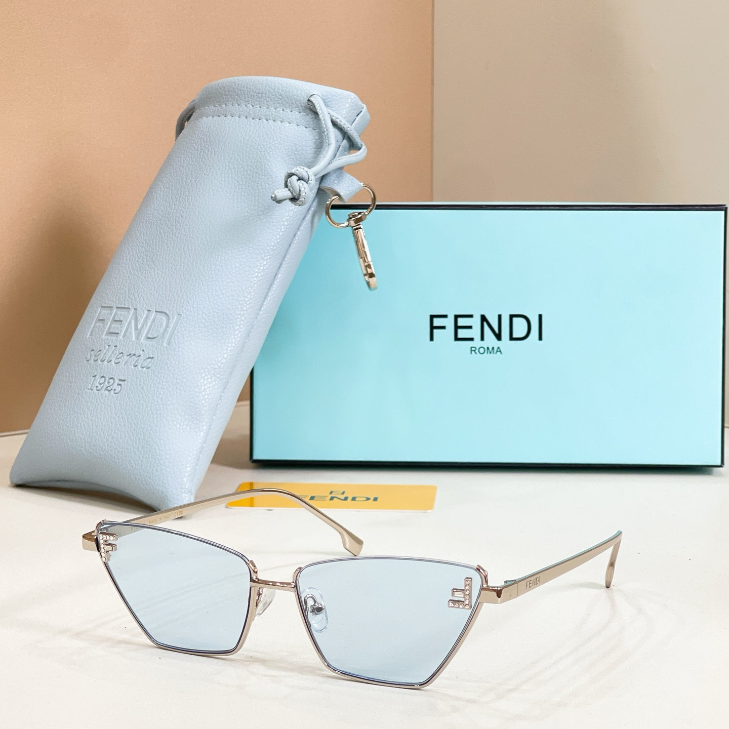 FENDI✨✨✨MODEL：FE 4104✨✨ SIZE：57口16-145✨✨✨
