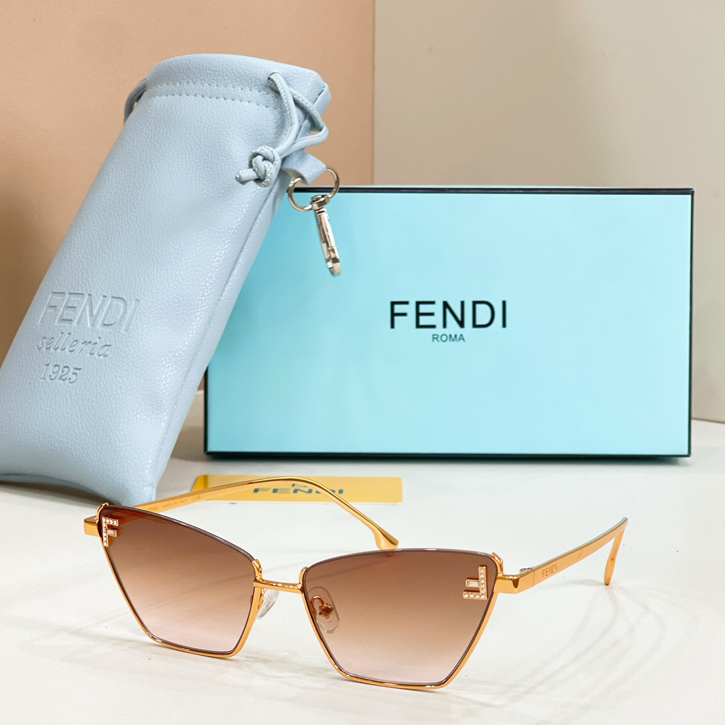 FENDI✨✨✨MODEL：FE 4104✨✨ SIZE：57口16-145✨✨✨