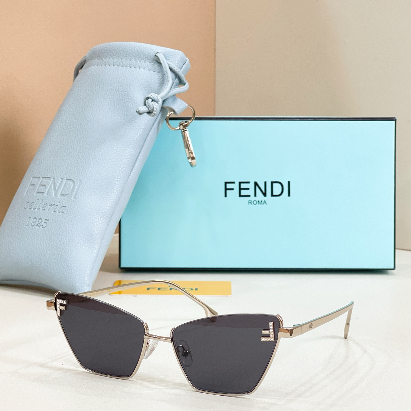 FENDI✨✨✨MODEL：FE 4104✨✨ SIZE：57口16-145✨✨✨