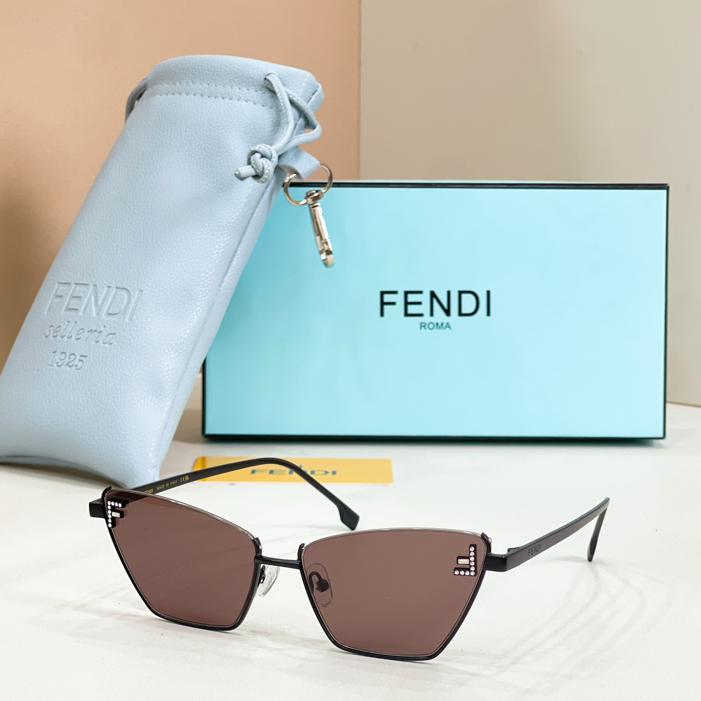 FENDI✨✨✨MODEL：FE 4104✨✨ SIZE：57口16-145✨✨✨