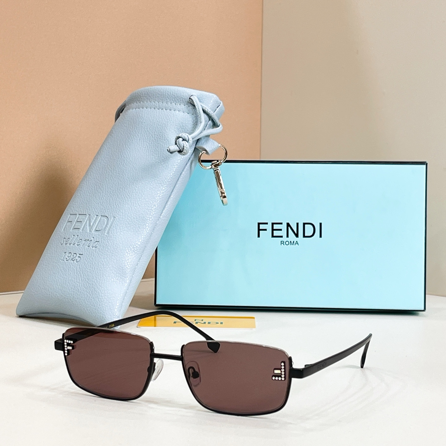 FENDI✨✨✨MODEL：FE 4105✨✨ SIZE：55口18-145✨✨✨