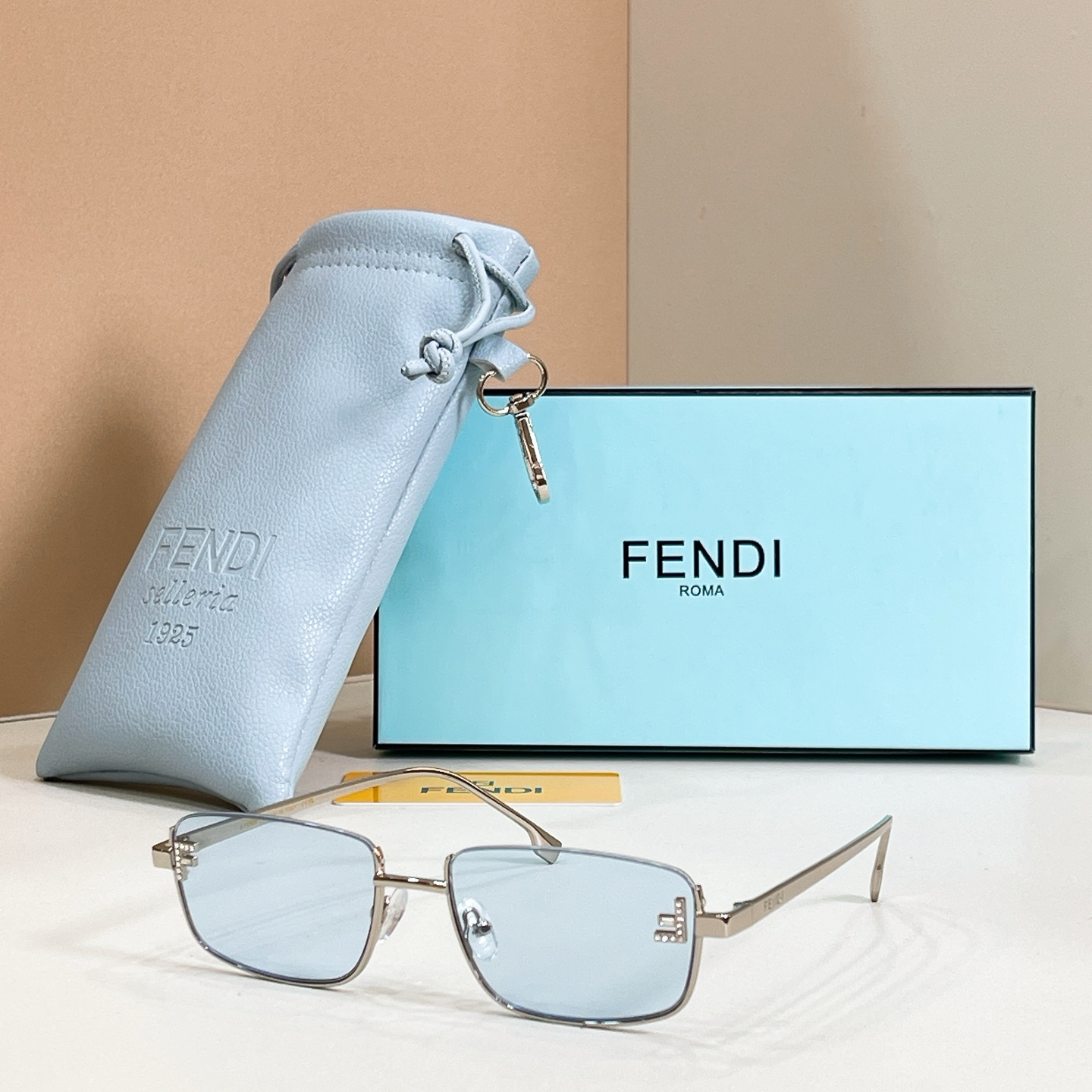 FENDI✨✨✨MODEL：FE 4105✨✨ SIZE：55口18-145✨✨✨