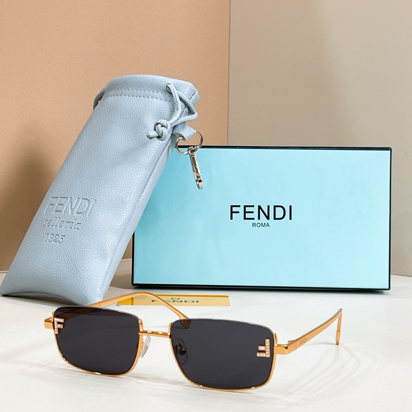 FENDI✨✨✨MODEL：FE 4105✨✨ SIZE：55口18-145✨✨✨