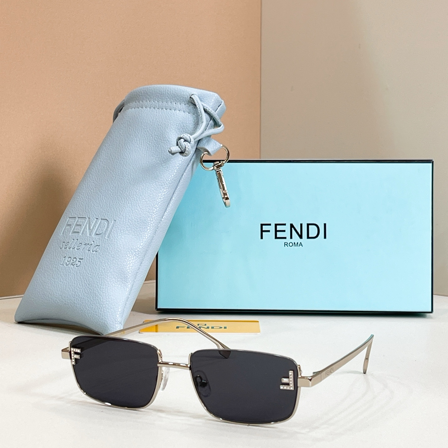 FENDI✨✨✨MODEL：FE 4105✨✨ SIZE：55口18-145✨✨✨