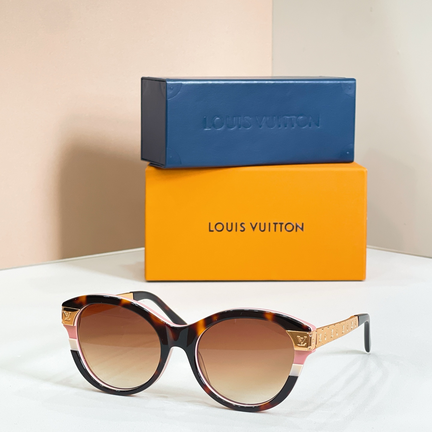 LOUIS VUITTO*✨✨✨MODEL：Z1857 ✨✨✨ SIZE：55口19-145✨✨✨