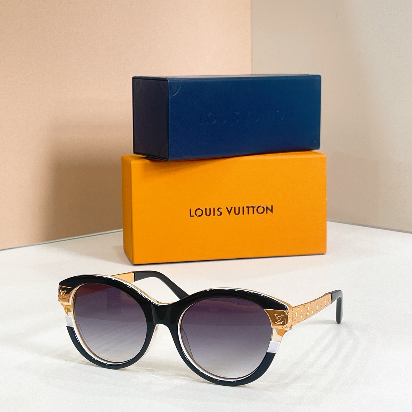 LOUIS VUITTO*✨✨✨MODEL：Z1857 ✨✨✨ SIZE：55口19-145✨✨✨
