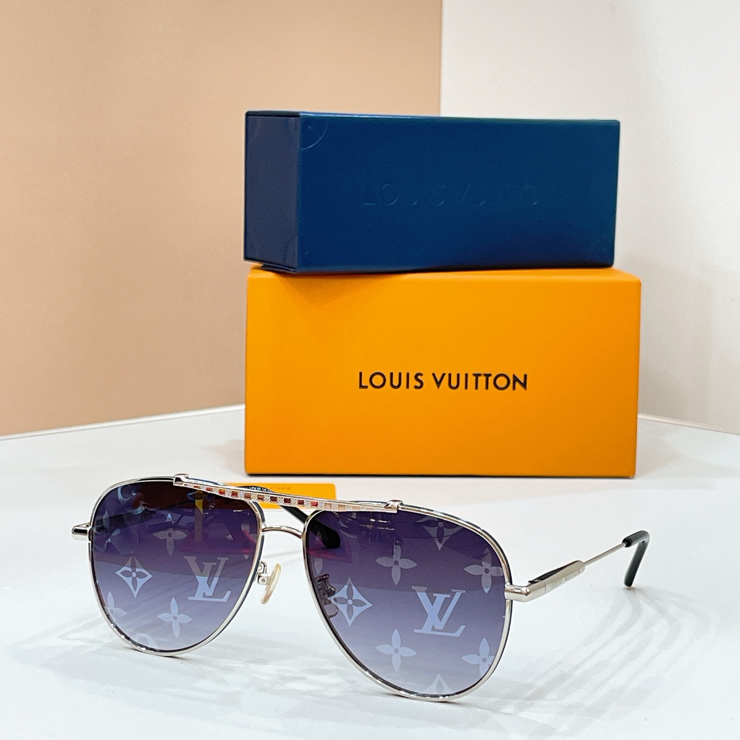 LOUIS VUITTO*✨✨✨MODEL：Z40190W ✨✨✨ SIZE：60口16-145✨✨✨