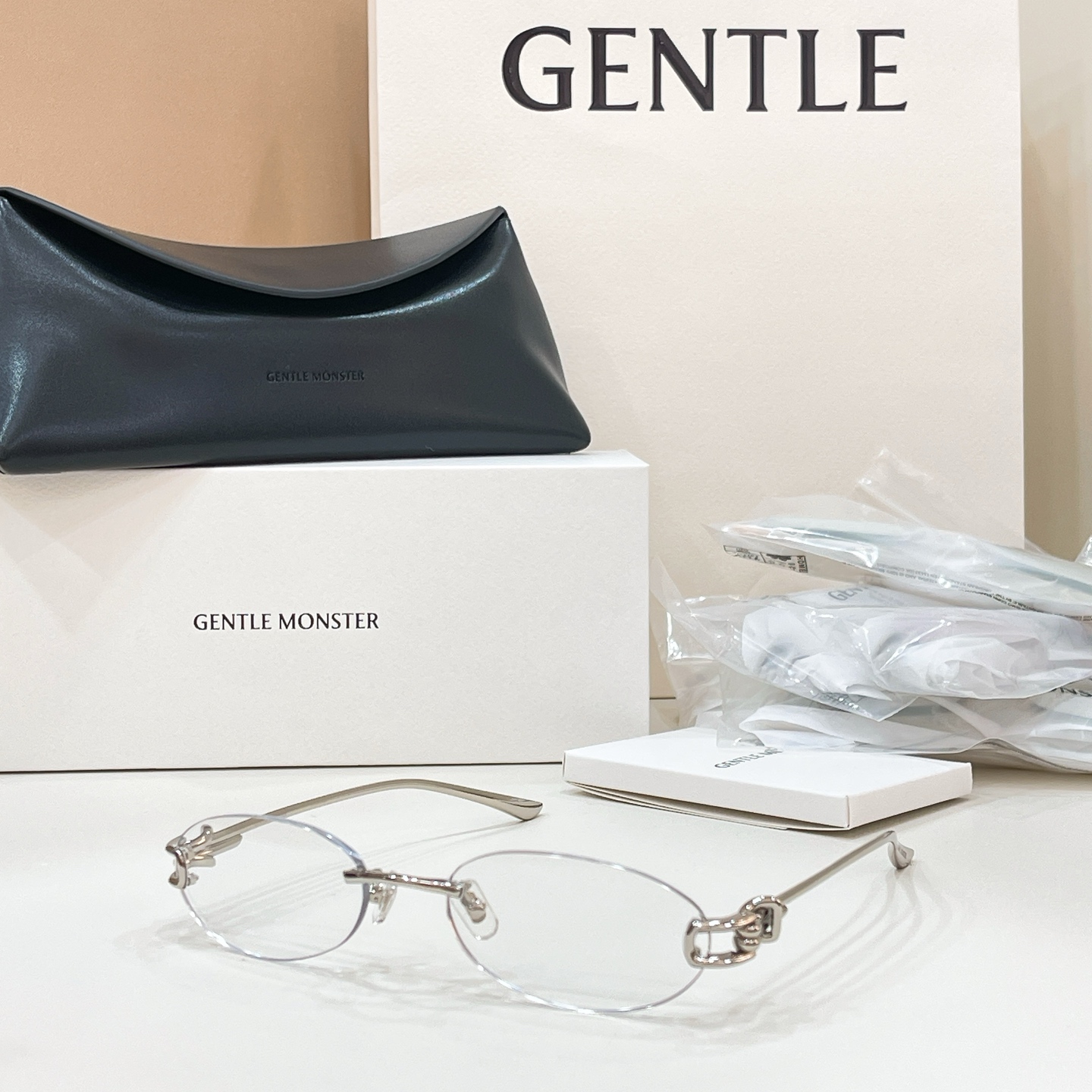 GENTLE MONSTE*🐼🐼🐼MODEL：MUSUBI🐼🐼🐼SIZE：55口19-140🐼🐼🐼高版本