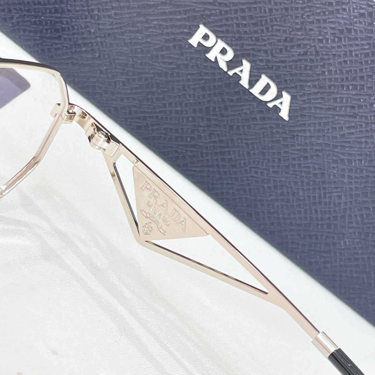 PRAD*✨✨✨MODEL：VPR A53✨✨✨SIZE：54口17-140✨✨✨