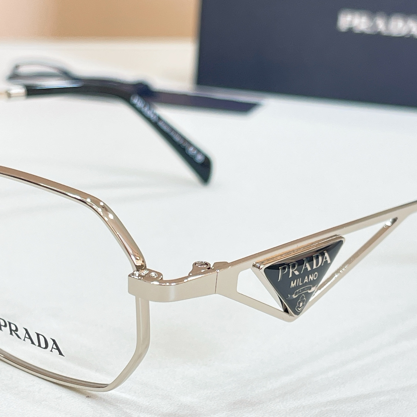 PRAD*✨✨✨MODEL：VPR A53✨✨✨SIZE：54口17-140✨✨✨