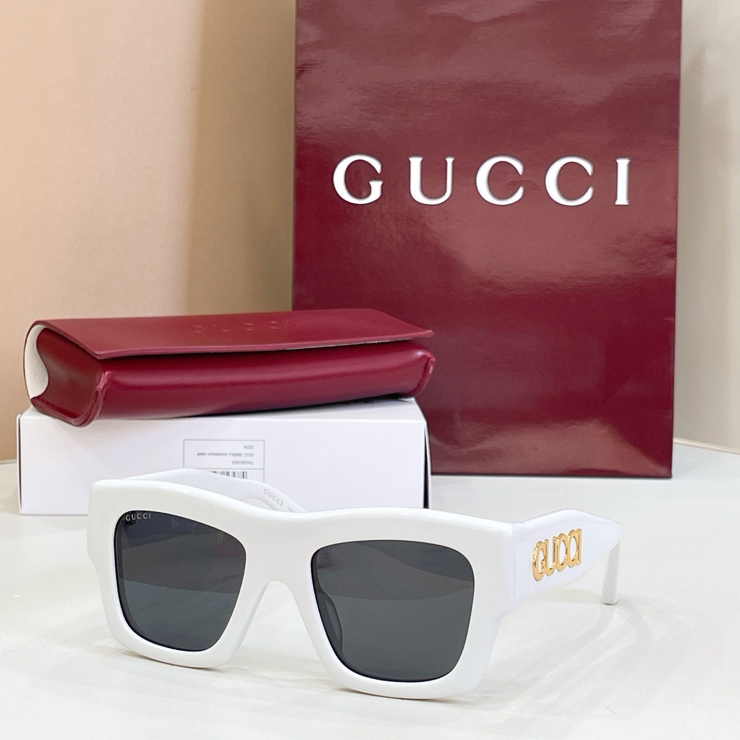 GUCCI Lunettes de soleil GG1772S monture en acétate blanche carrée