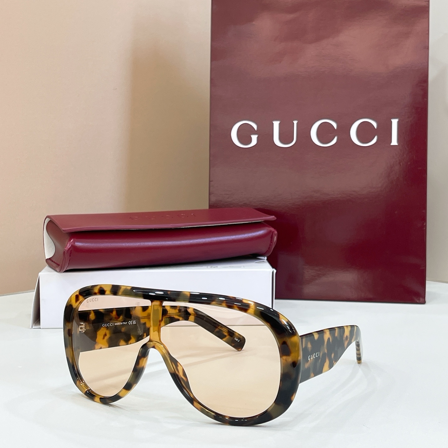 GUCCI Lunettes de soleil acétate écaille style aviateur