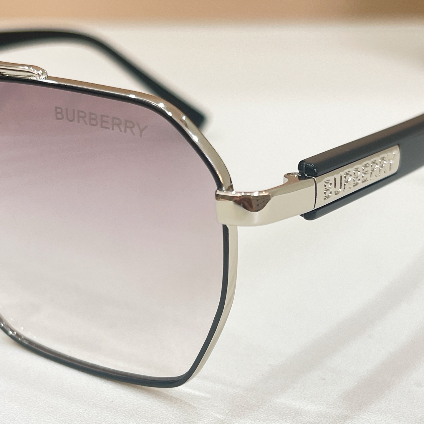 Burberry BURBERR* MODEL：BE 2245 SIZE：58口18-145