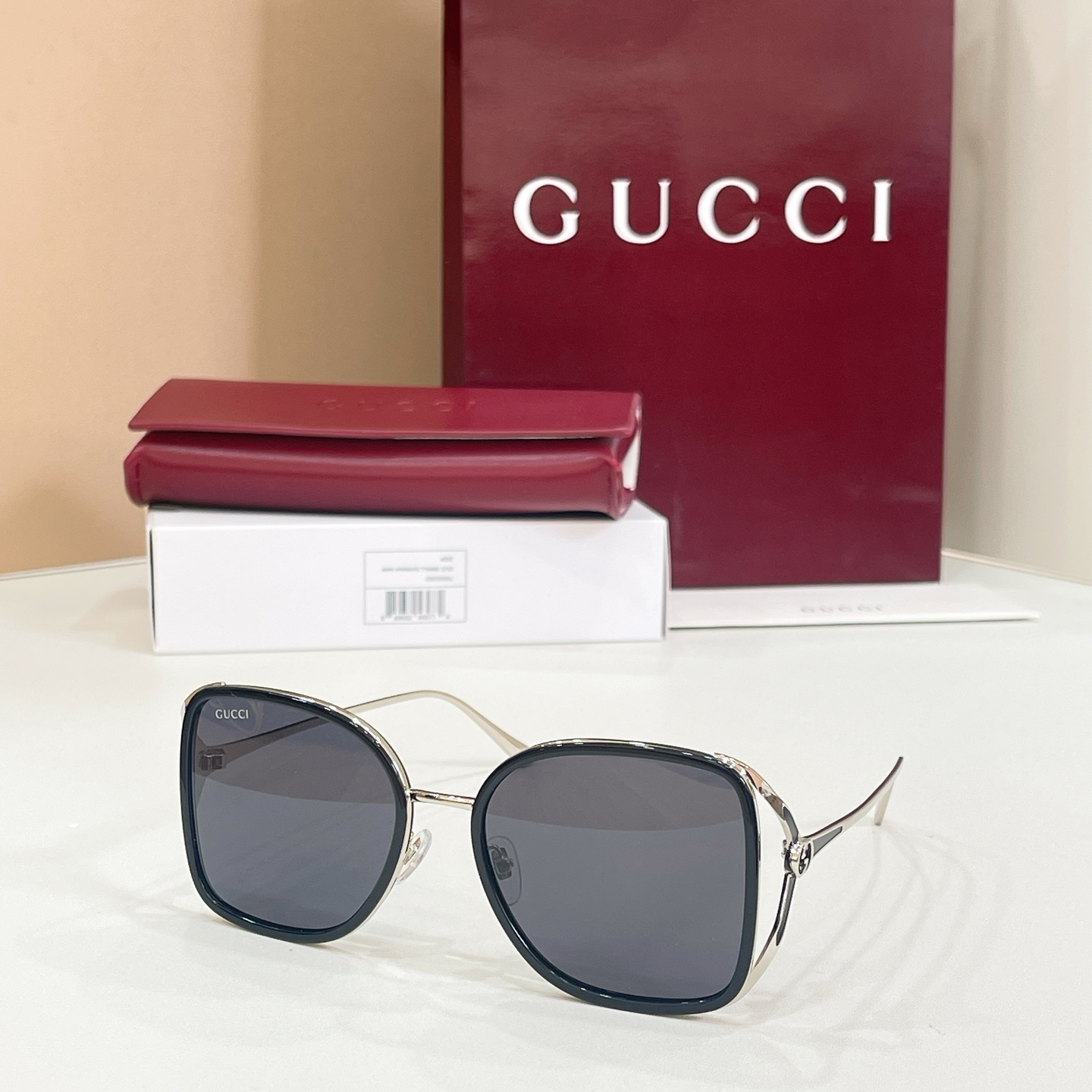 Gucci 14016073Gucci MODEL：GG2180S SIZE：56口19-140