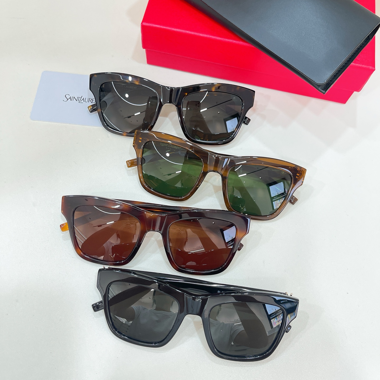Saint Laurent 12015043Saint Laurent MODEL：SL M156 SIZE：52口20-140