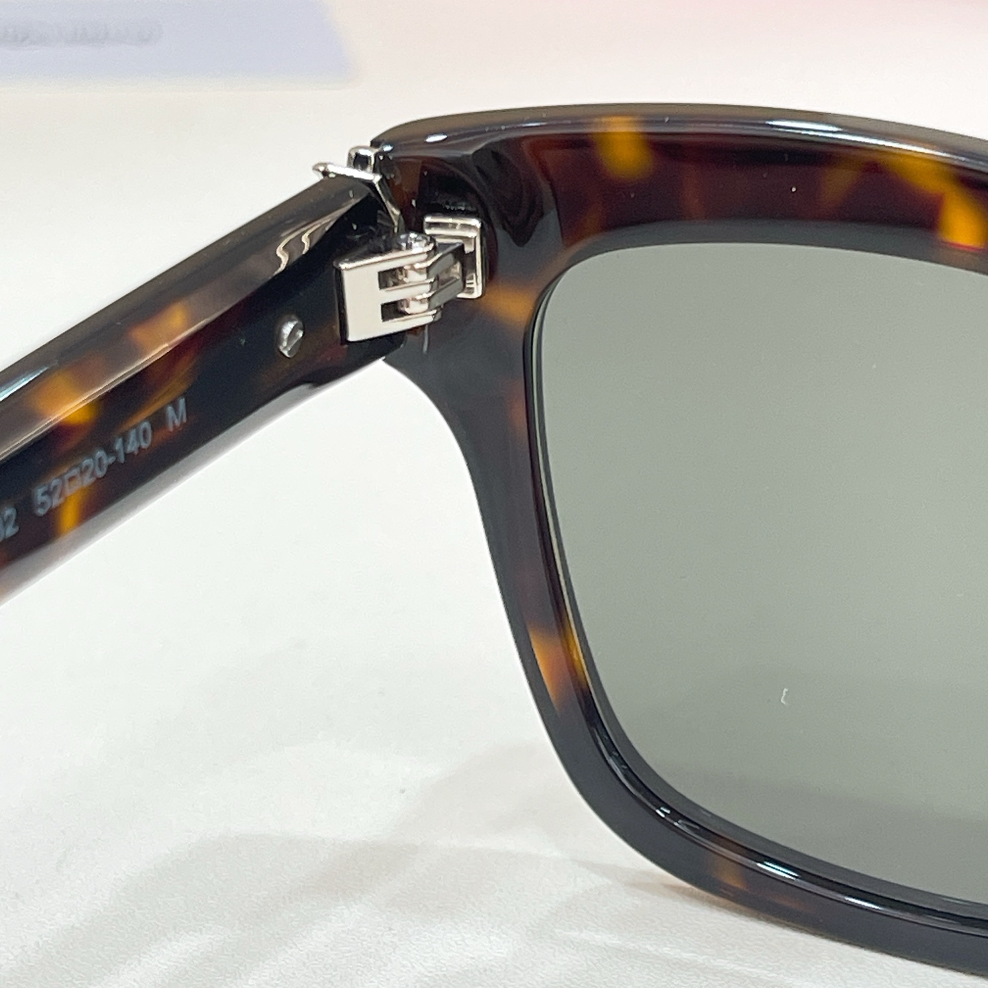 Saint Laurent 12015043Saint Laurent MODEL：SL M156 SIZE：52口20-140