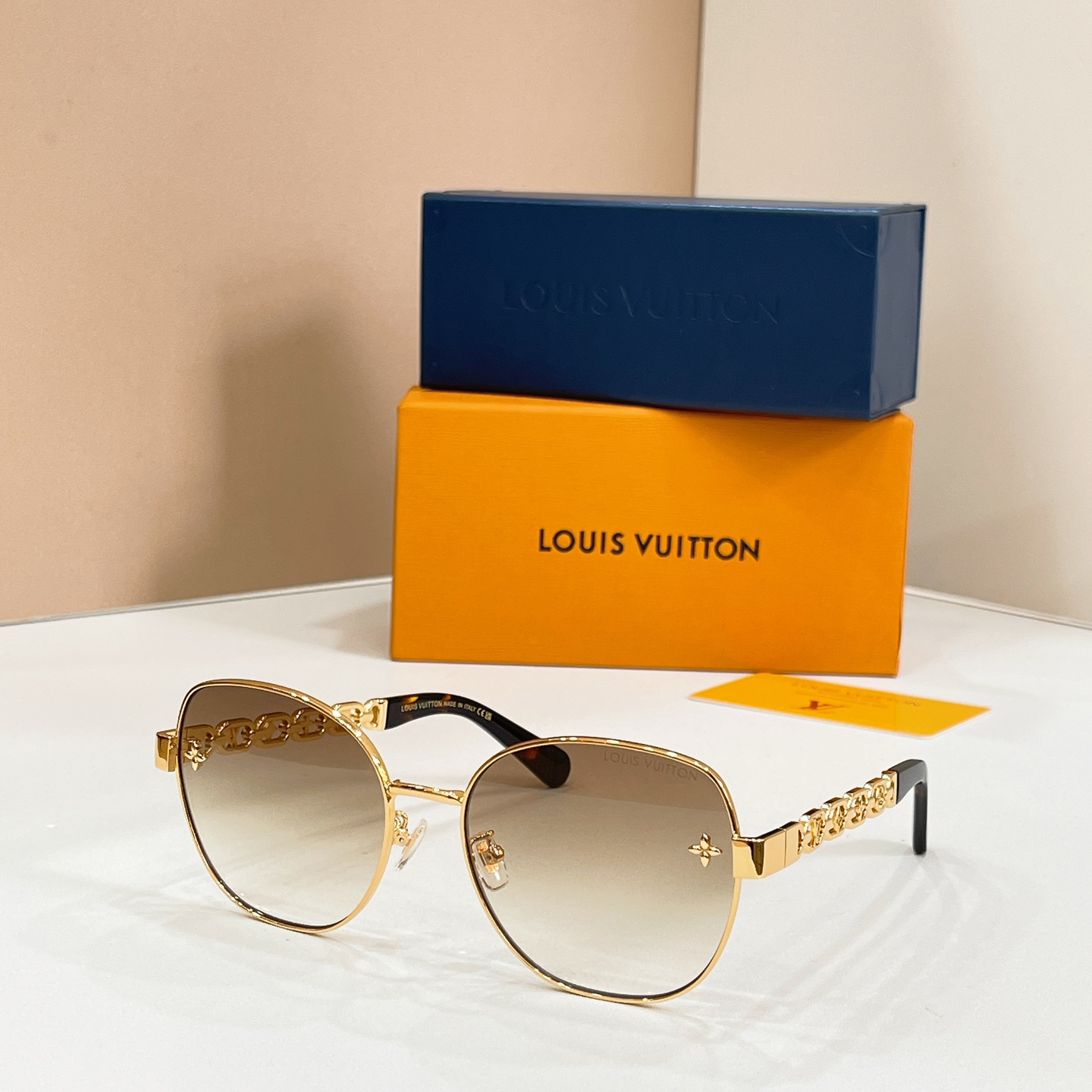 Louis Vuitton LOUIS VUITTO* MODEL：Z2690U SIZE：59口18-145