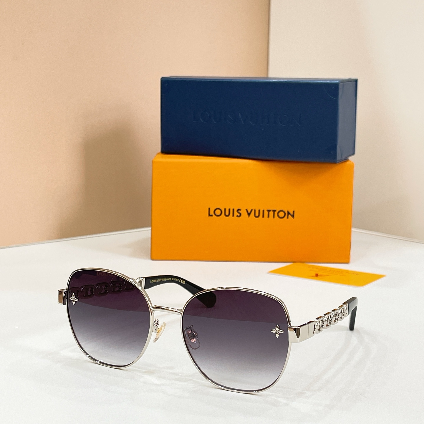 Louis Vuitton LOUIS VUITTO* MODEL：Z2690U SIZE：59口18-145