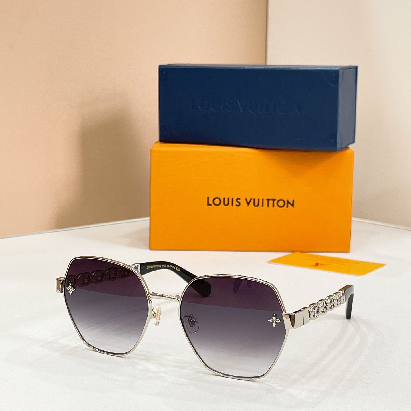 Louis Vuitton LOUIS VUITTO* MODEL：Z2691U SIZE：59口18-145