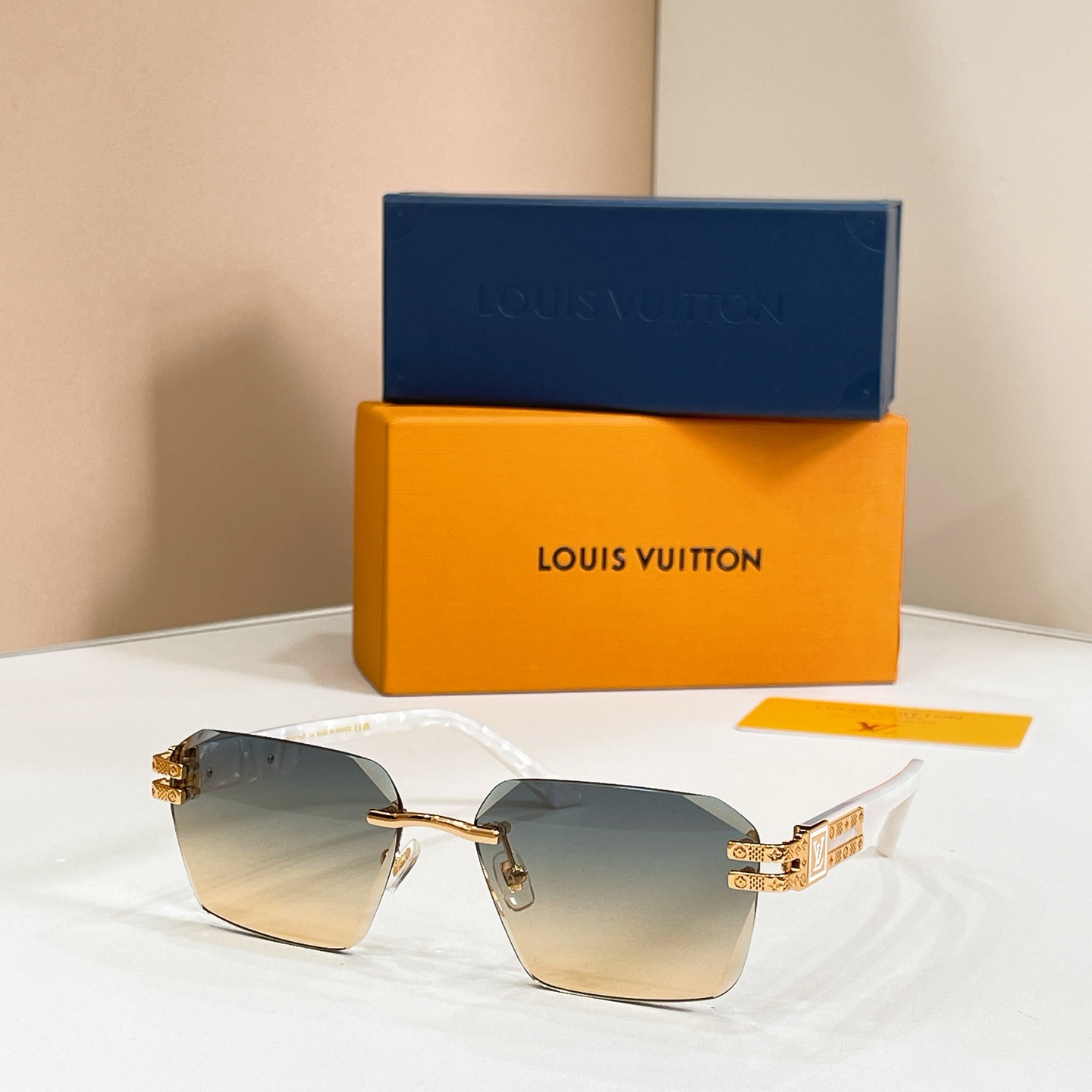 Louis Vuitton 13015073LOUIS VUITTO* MODEL：Z21943E SIZE：60口17-145