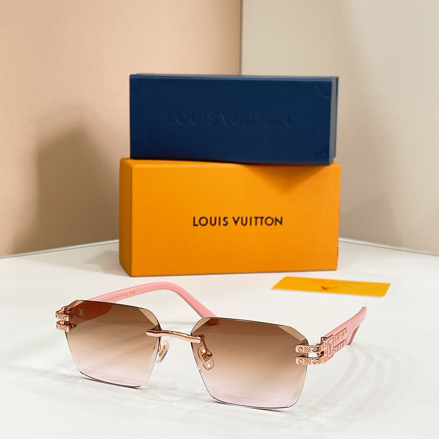 Louis Vuitton 13015073LOUIS VUITTO* MODEL：Z21943E SIZE：60口17-145