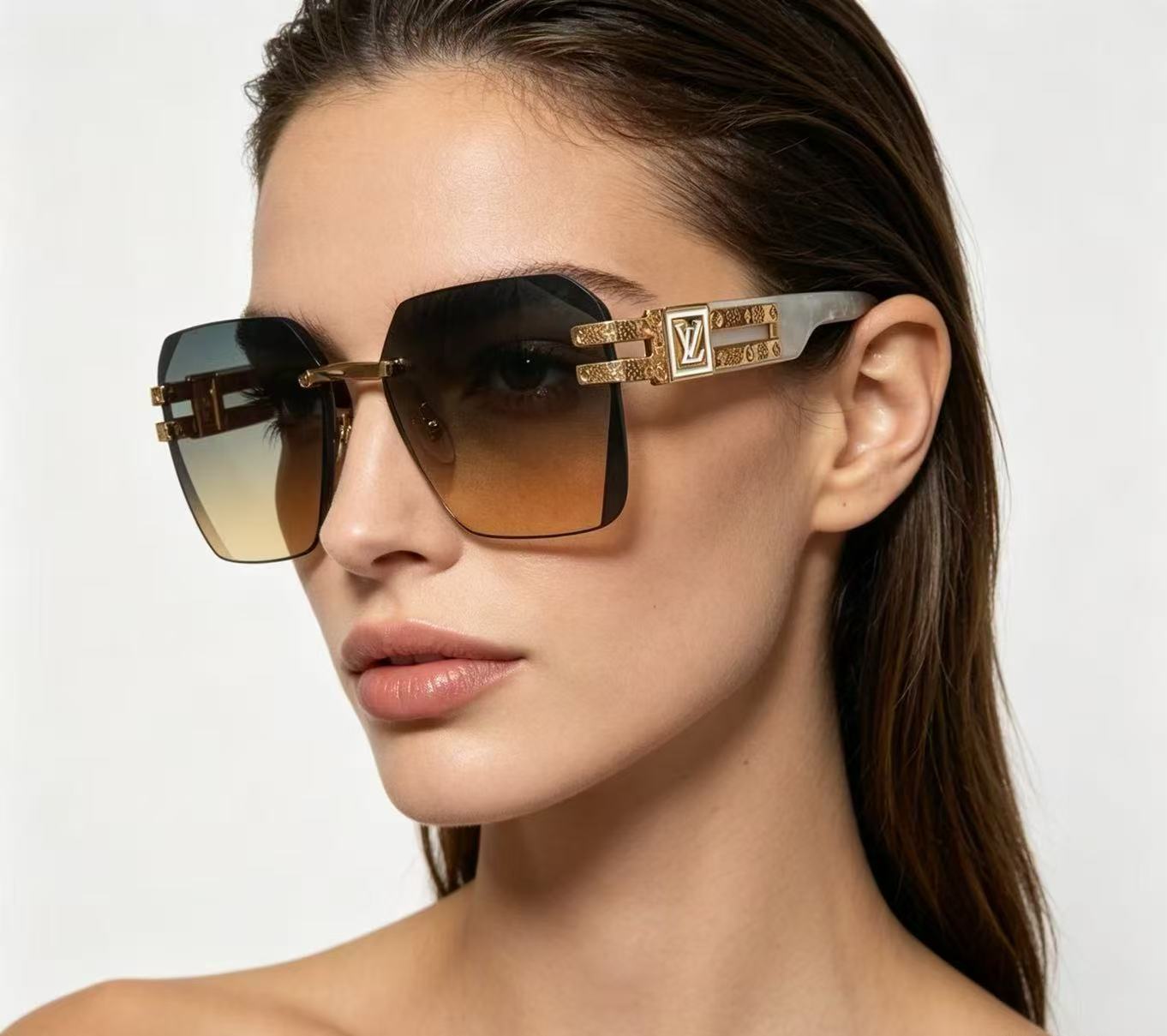 Louis Vuitton 13015043LOUIS VUITTO* MODEL：Z21943E SIZE：60口17-145