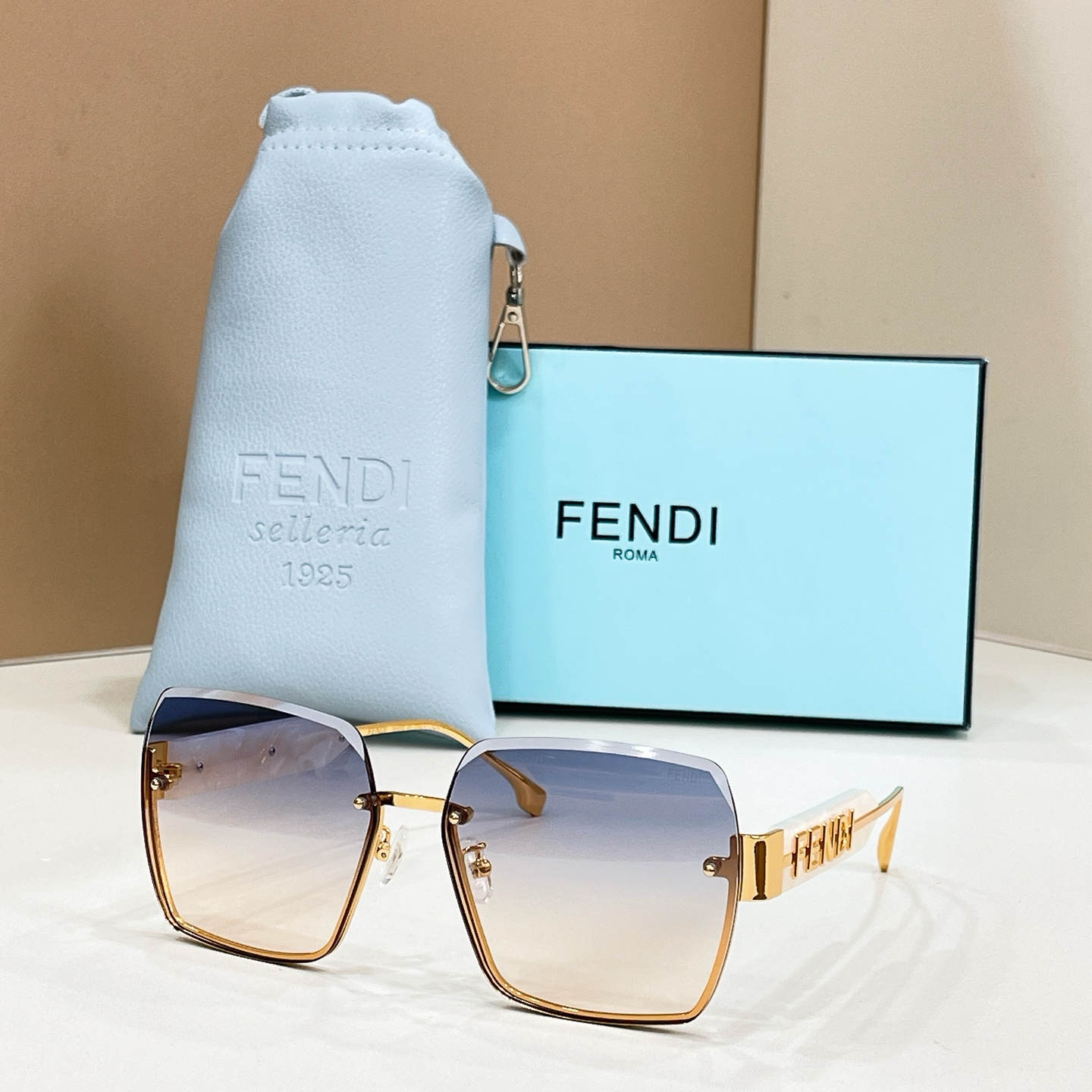 Fendi FENDI MODEL：FE 40154I SIZE：62口16-145