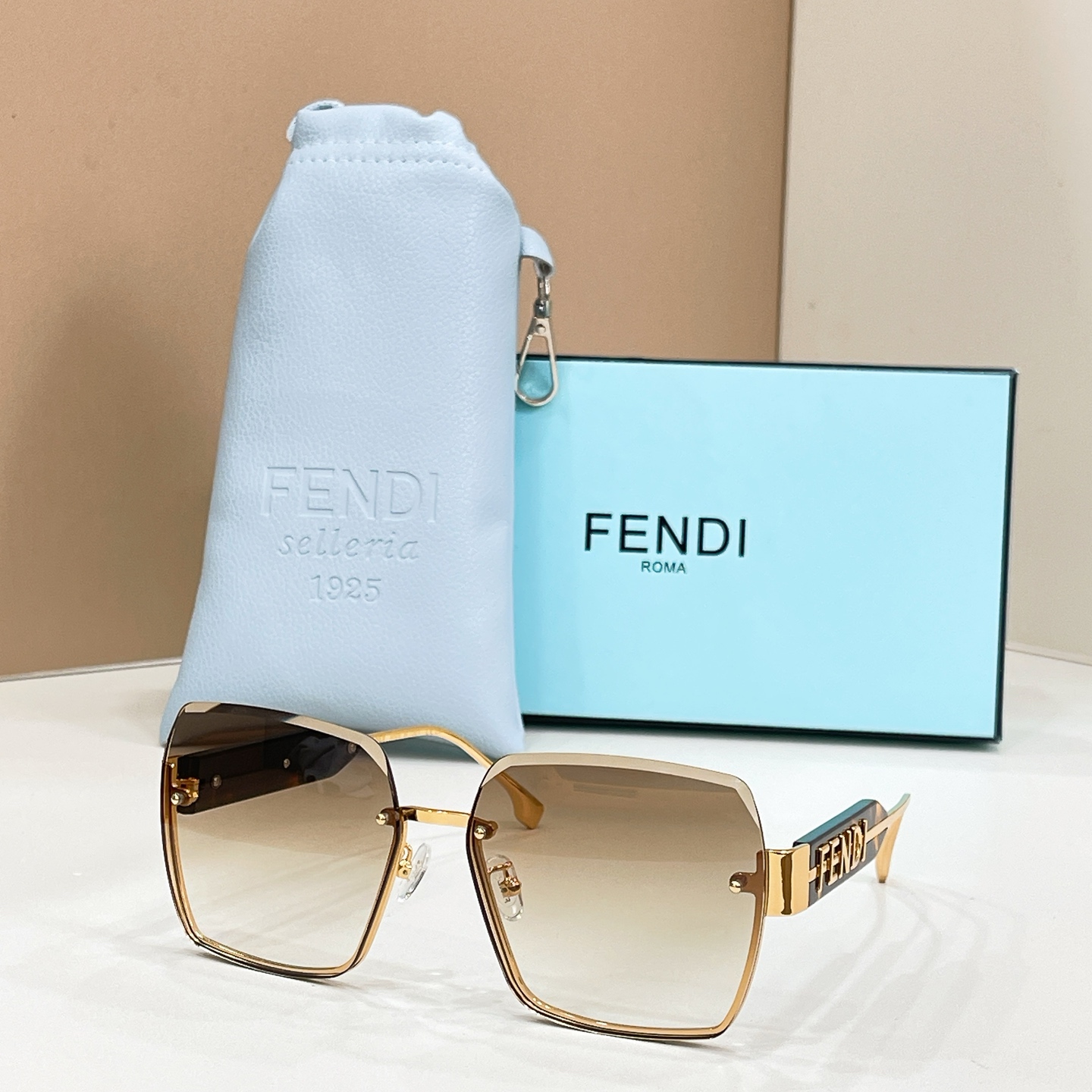 Fendi FENDI MODEL：FE 40154I SIZE：62口16-145