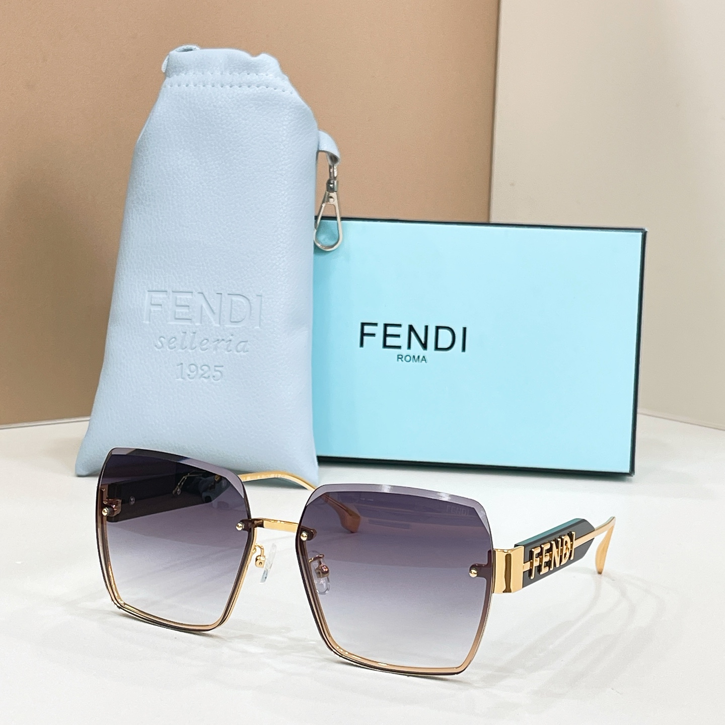 Fendi FENDI MODEL：FE 40154I SIZE：62口16-145