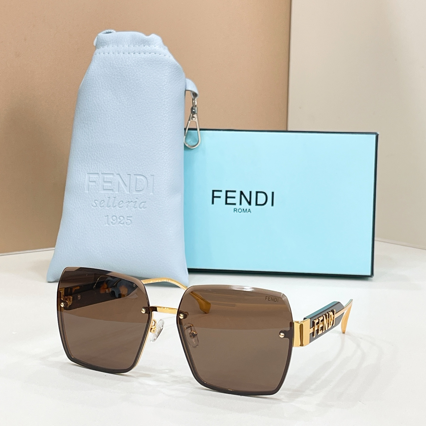 Fendi FENDI MODEL：FE 40154I SIZE：62口16-145