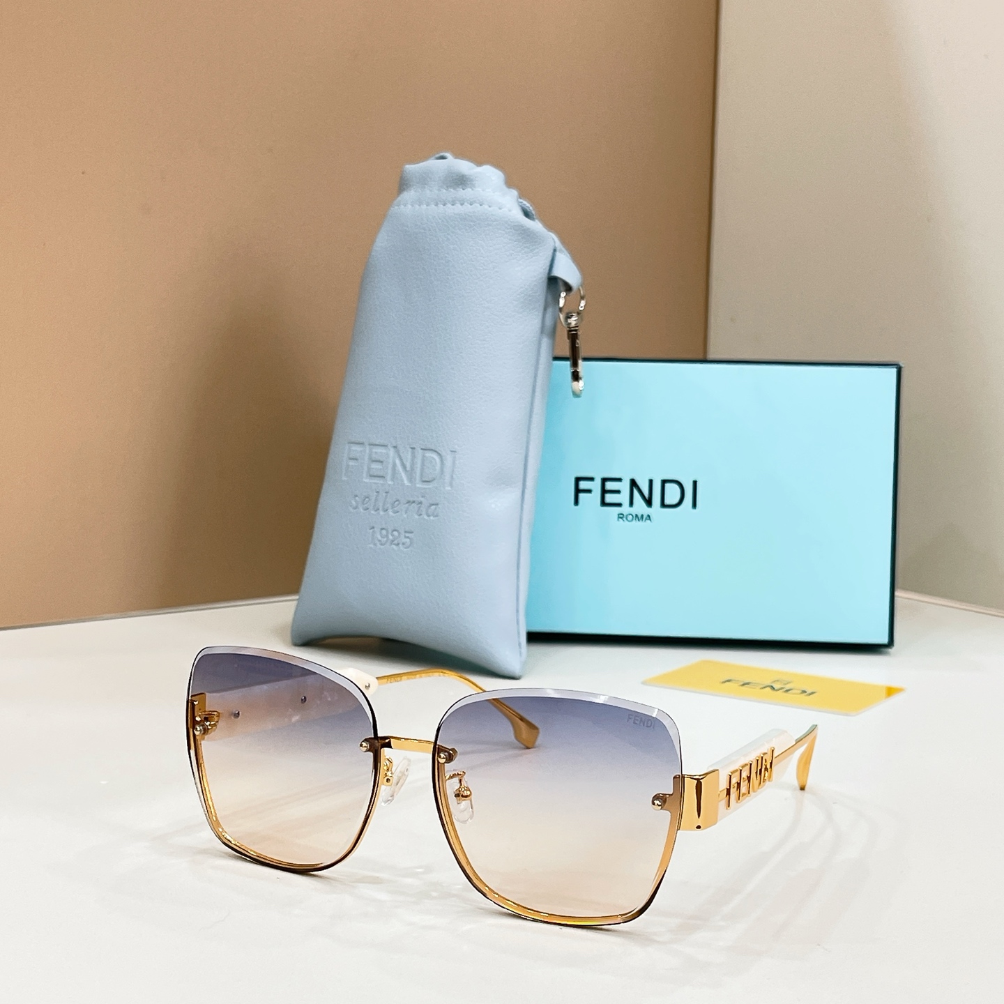 Fendi 13015076FENDI MODEL：FE 40153I SIZE：62口16-145