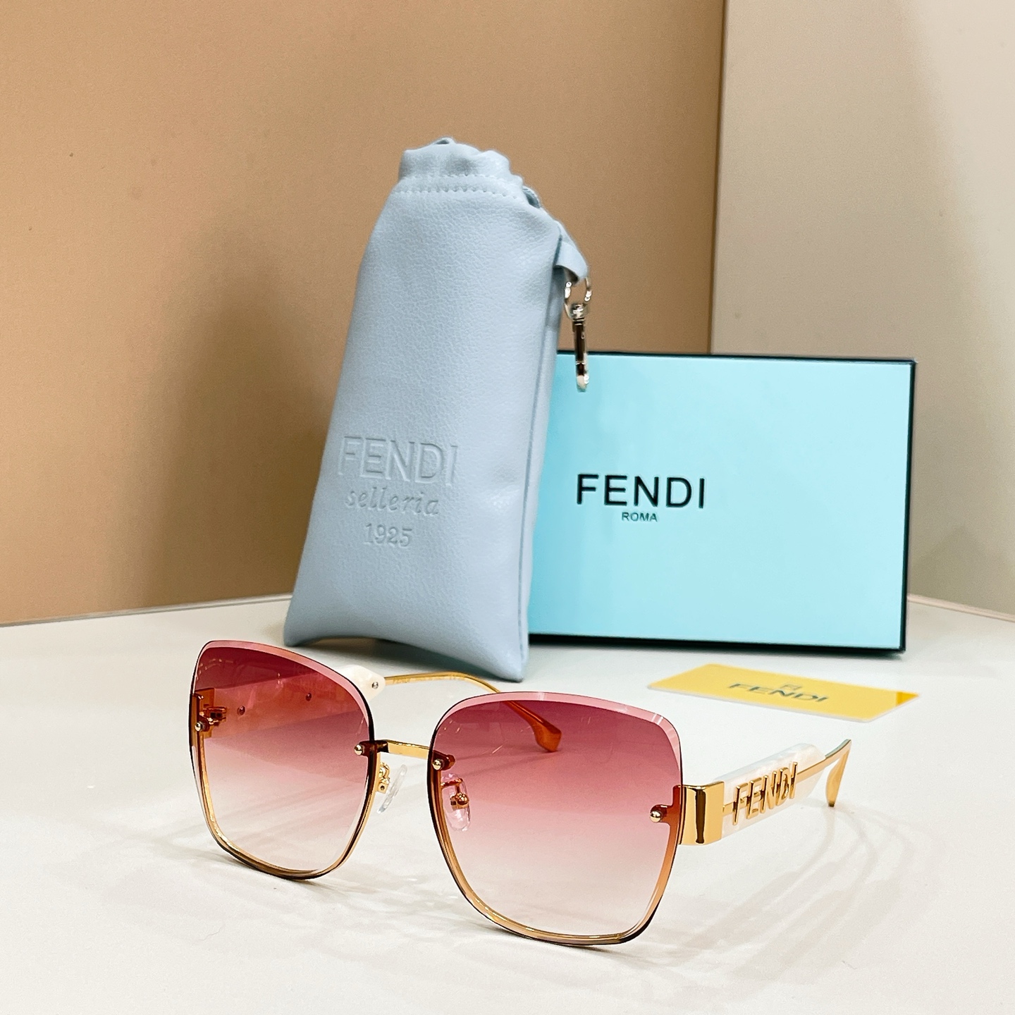 Fendi 13015076FENDI MODEL：FE 40153I SIZE：62口16-145