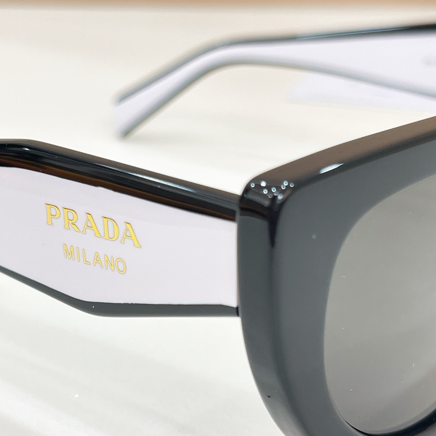 Prada 13015073PRAD* MODEL：PR D02SF SIZE：53口22-140