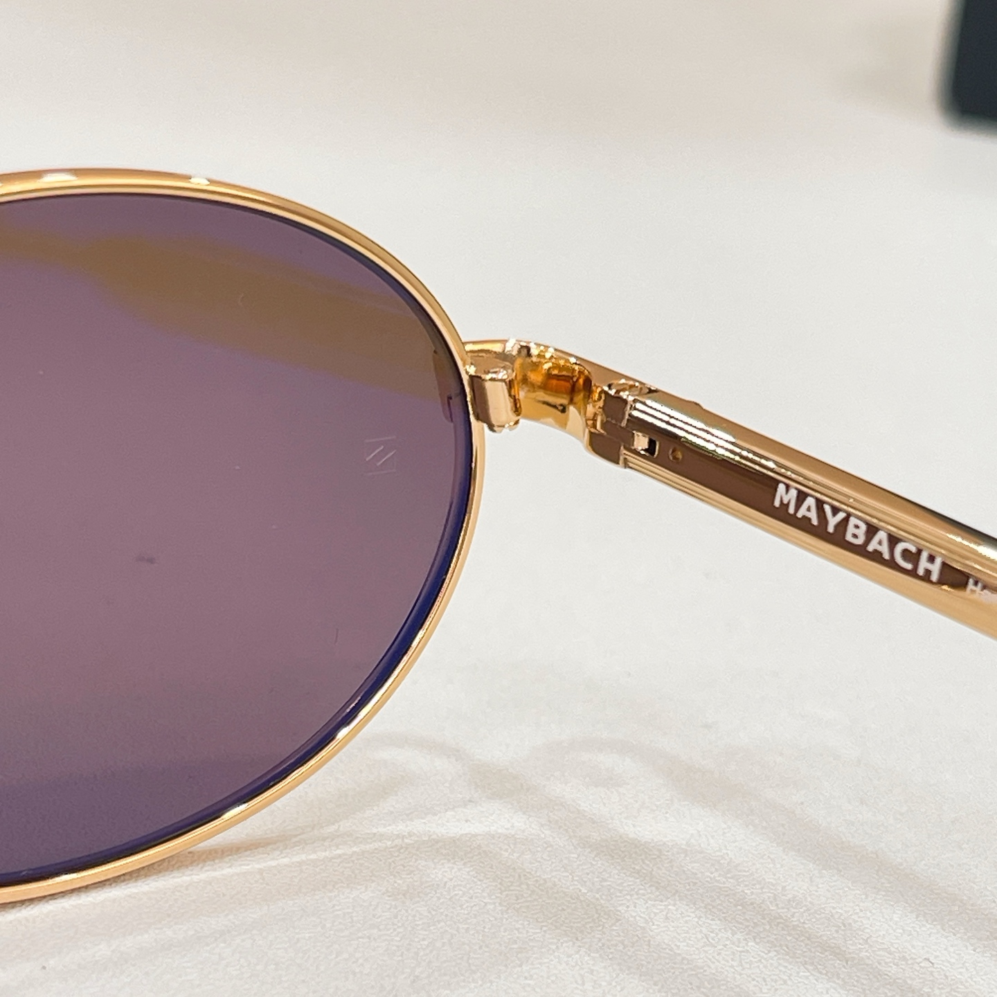 Unknown MAYBACH迈巴赫 THE BOULEVARD SIZE：54口19-145